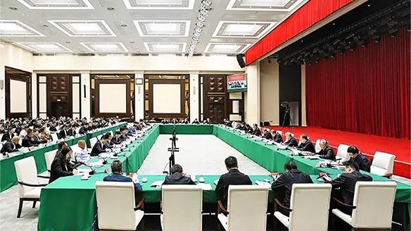 肖志海主席参加自治区促进民营经济高质量发展座谈会